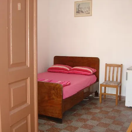 Elena * Lindos (Rhodes)